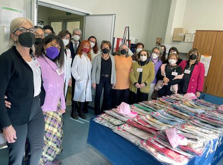 Asl Viterbo: Aman dona 60 bag porta drenaggio per le donne operate di tumore al seno, realizzate dalle volontarie dell'associazione